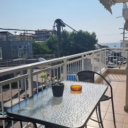 Apartment Seaside Luxury By Sarigianni