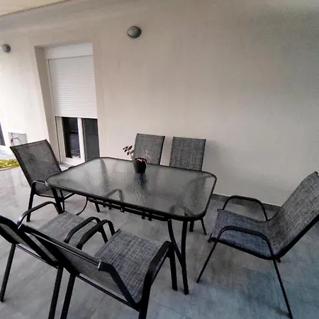 Apartment Seaside Luxury By Sarigianni